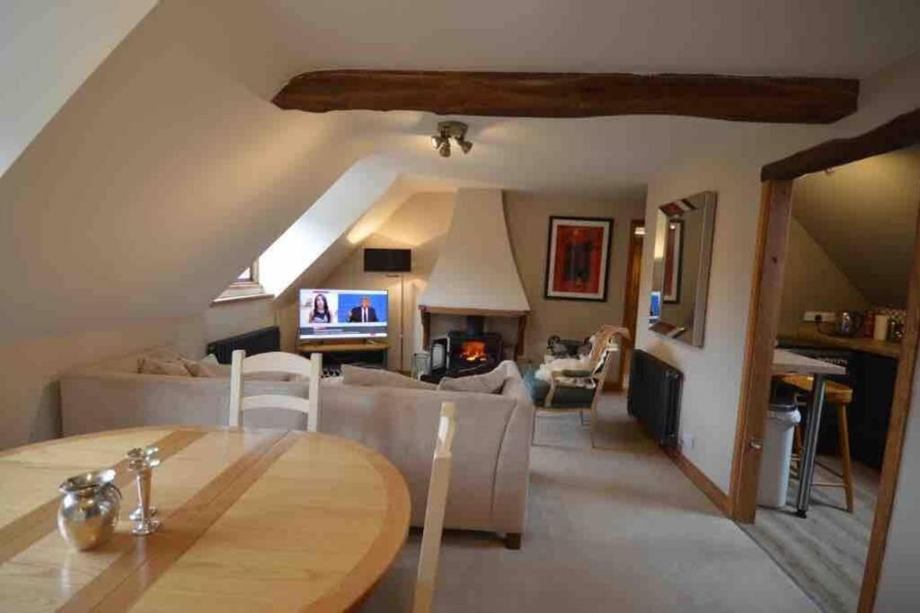 The Old Manor Coach House Apartment Cirencester Ngoại thất bức ảnh