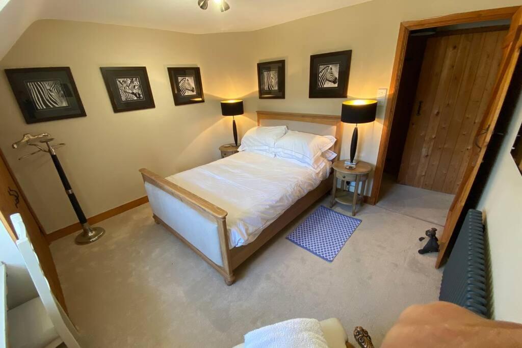 The Old Manor Coach House Apartment Cirencester Ngoại thất bức ảnh