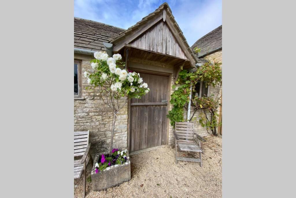 The Old Manor Coach House Apartment Cirencester Ngoại thất bức ảnh