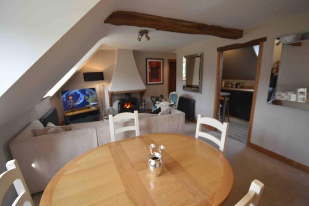 The Old Manor Coach House Apartment Cirencester Ngoại thất bức ảnh