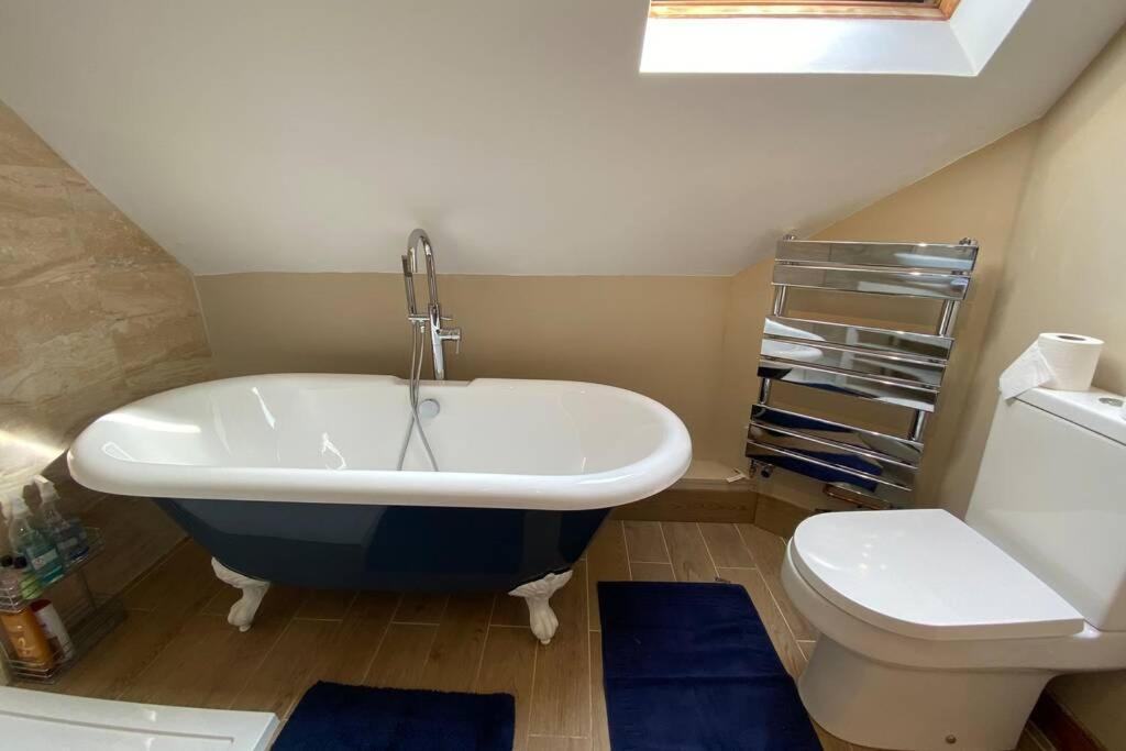 The Old Manor Coach House Apartment Cirencester Ngoại thất bức ảnh