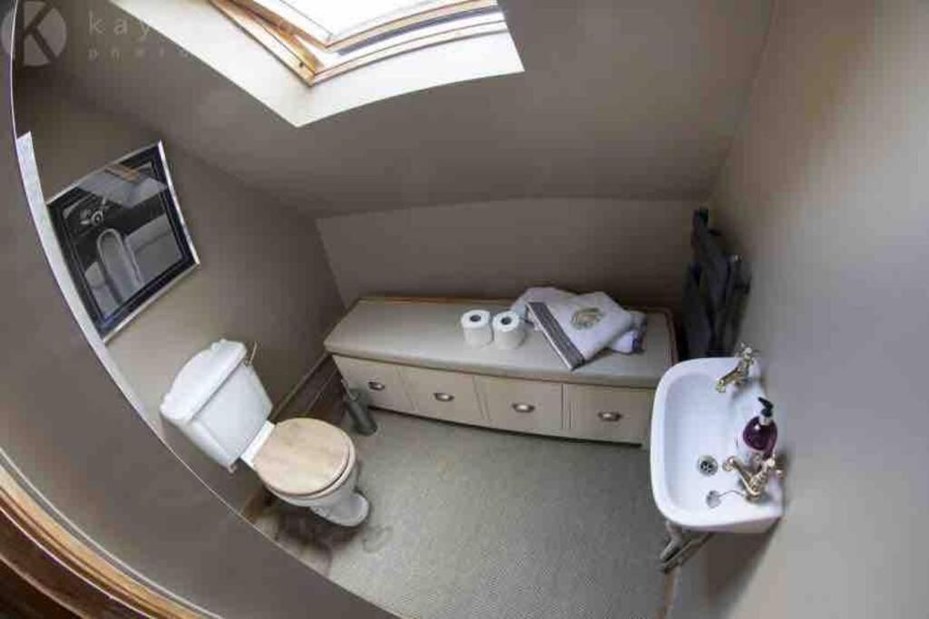 The Old Manor Coach House Apartment Cirencester Ngoại thất bức ảnh