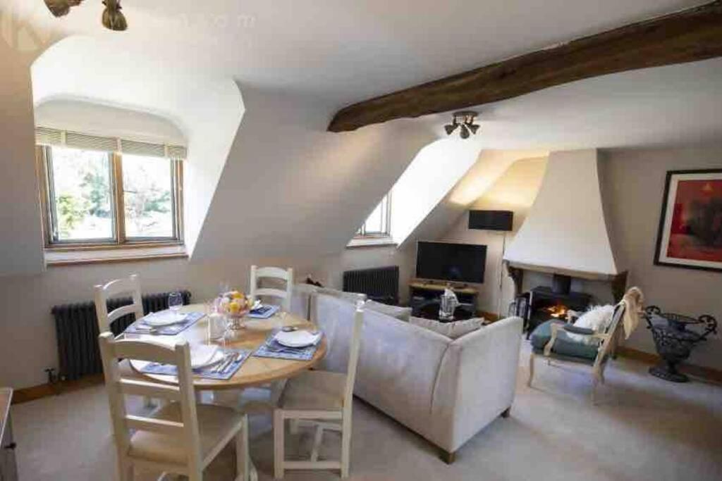 The Old Manor Coach House Apartment Cirencester Ngoại thất bức ảnh